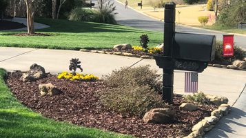 chitwood-dirt-yard-mailbox